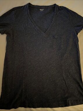 Madewell Women’s Navy V-Neck Pocket Tee